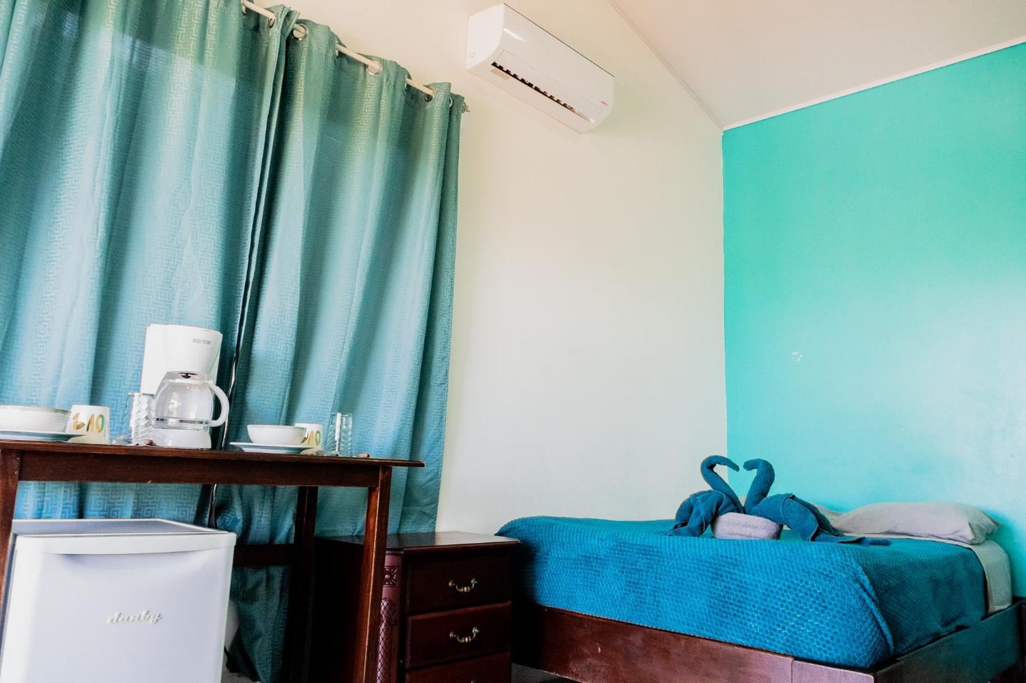 Ocean'S Breeze Apartment And Rooms Puerto Viejo de Talamanca ภายนอก รูปภาพ